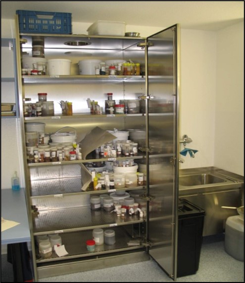 Nassgewebe-Archivschrank mit Absaugung